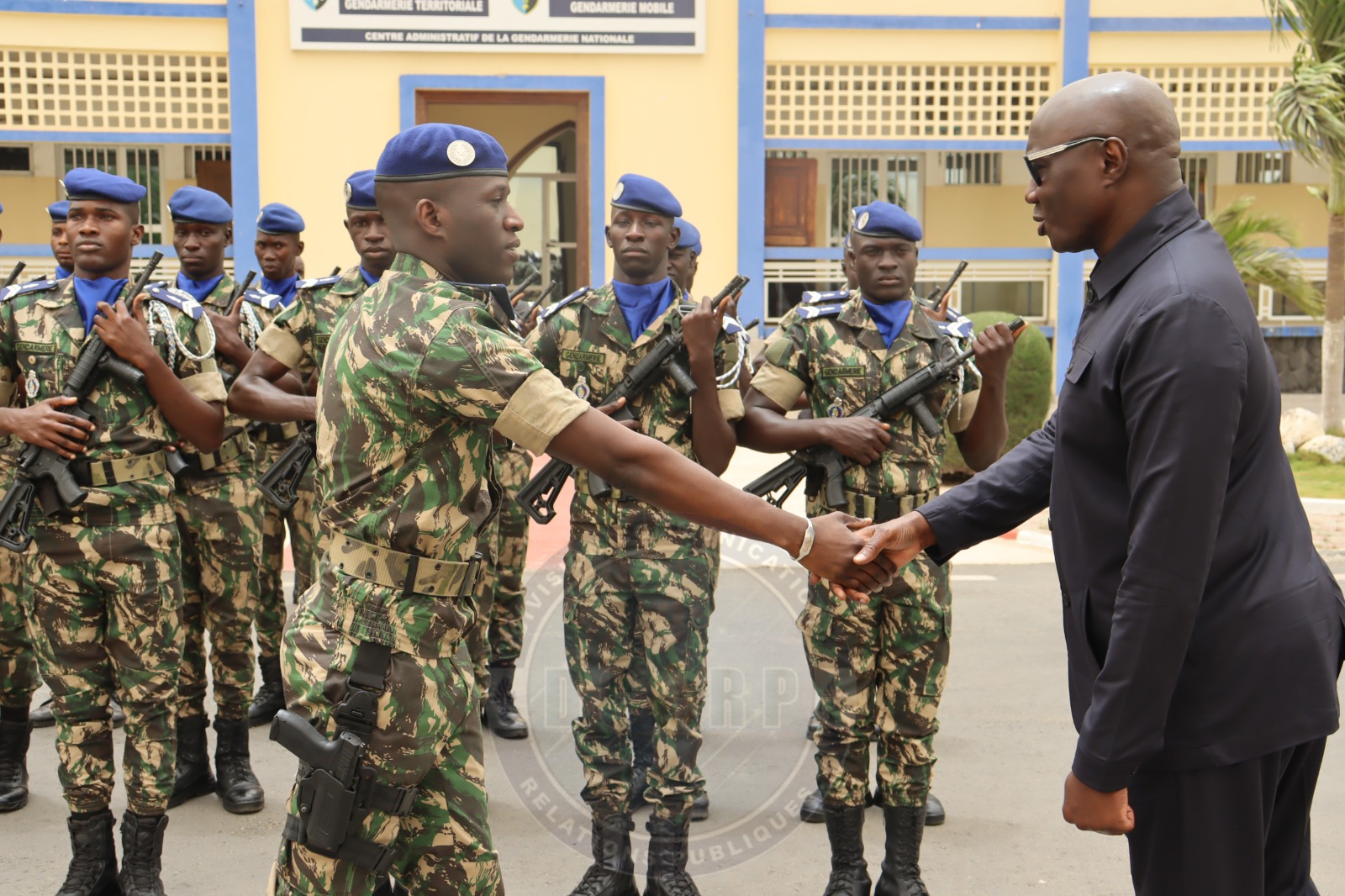 Journée hippique dédiée à la Gendarmerie nationale : Remise de trophées au Haut-commandement - Image 2